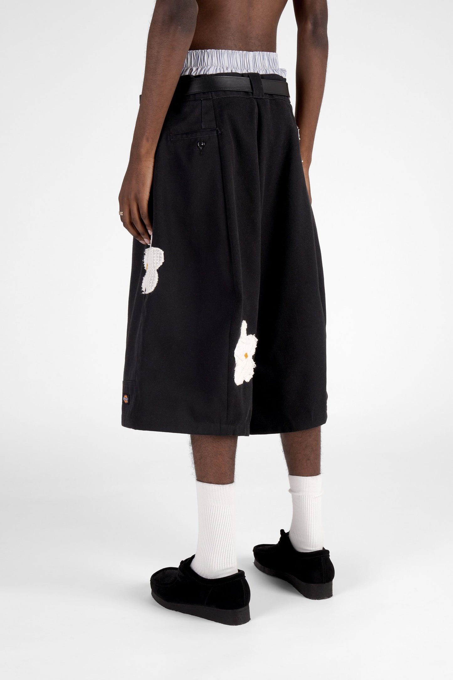 FO Baggy Shorts - Black - Limited Flower Edition