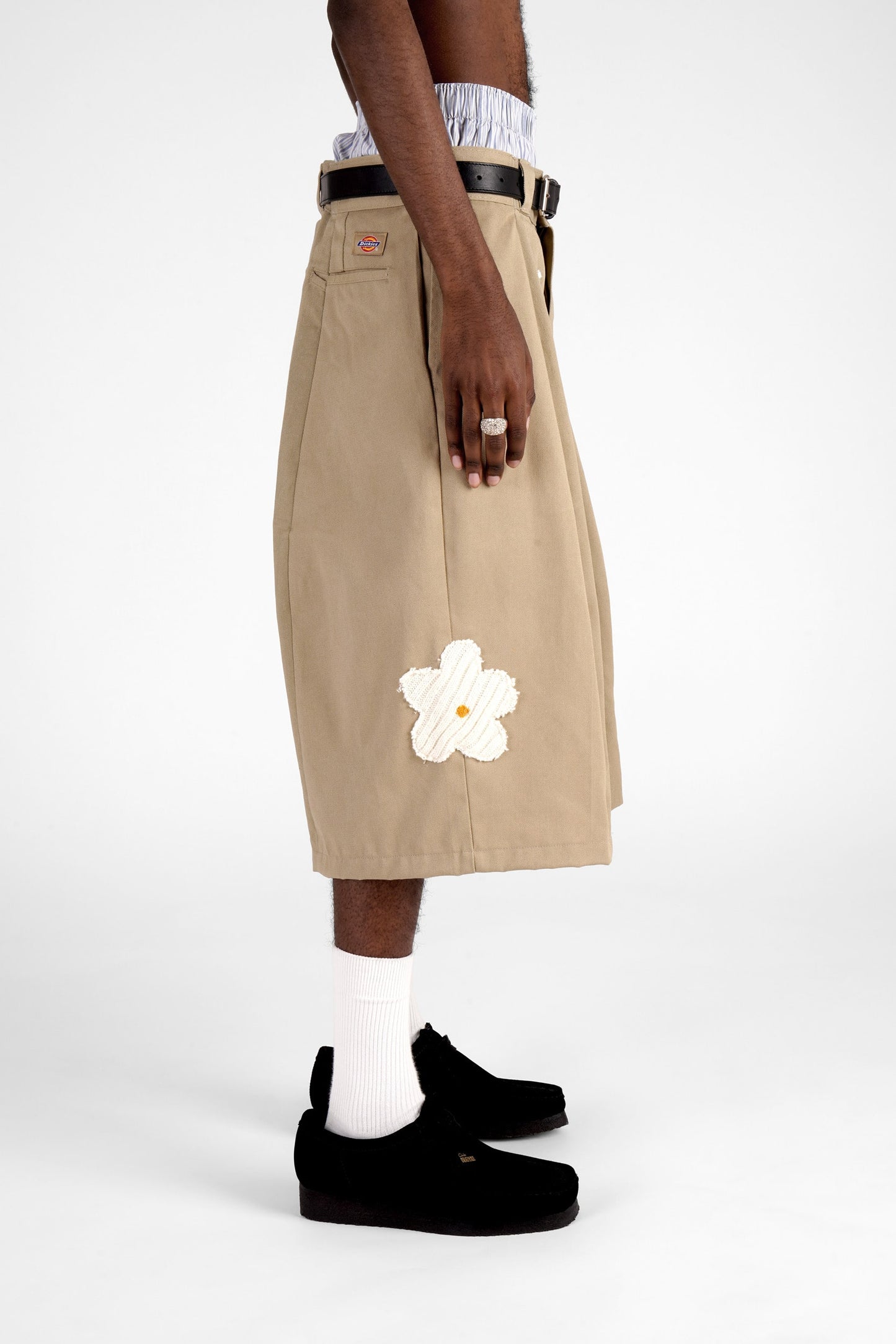 FO Baggy Shorts - Beige - Limited Flower Edition