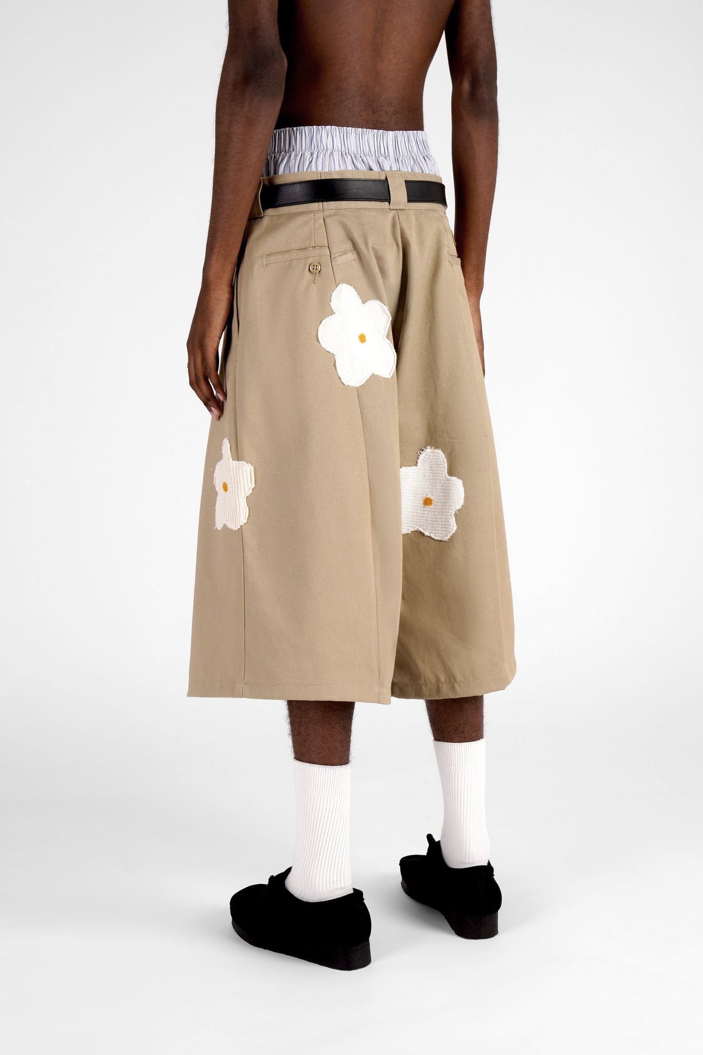 FO Baggy Shorts - Beige - Limited Flower Edition