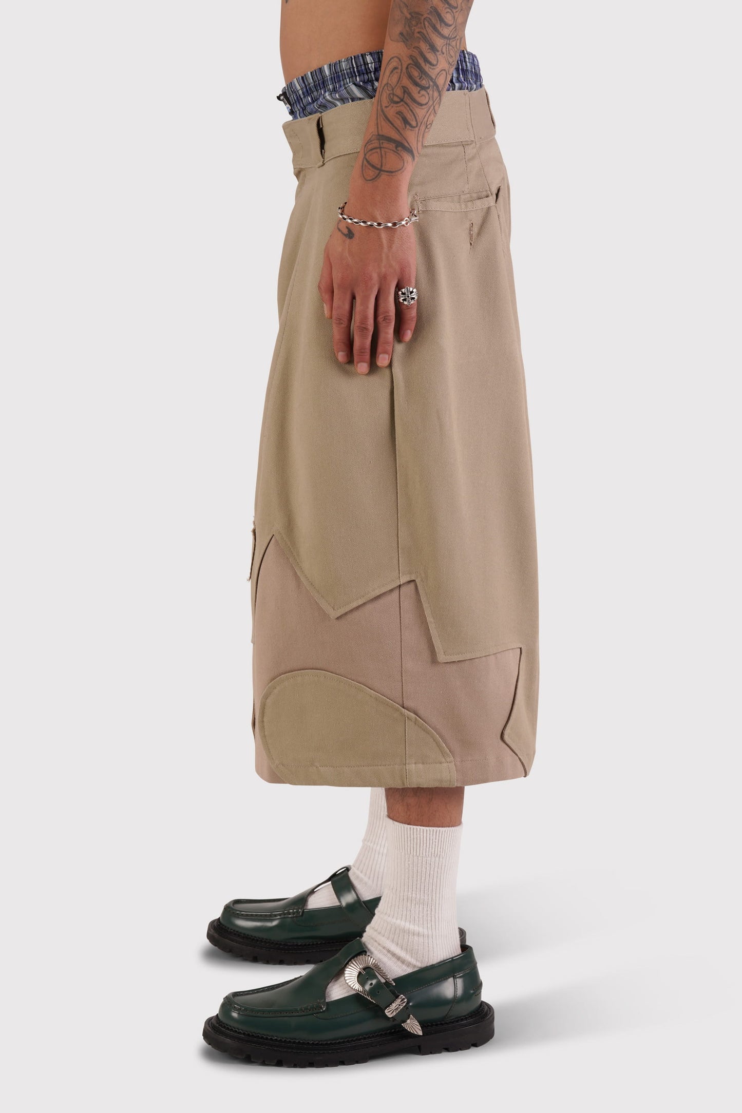 FO Baggy Shorts - Beige - Limited Peakaboo Edition
