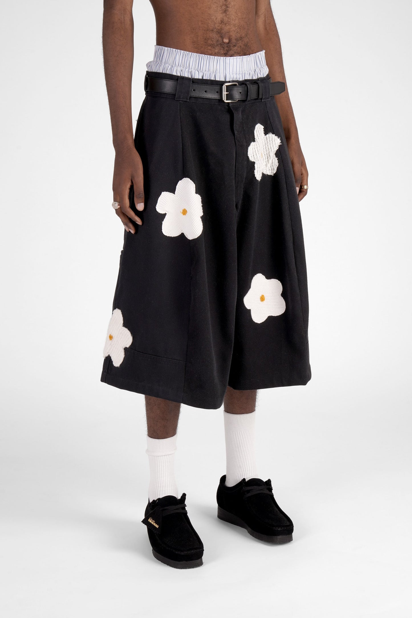 FO Baggy Shorts - Black - Limited Flower Edition