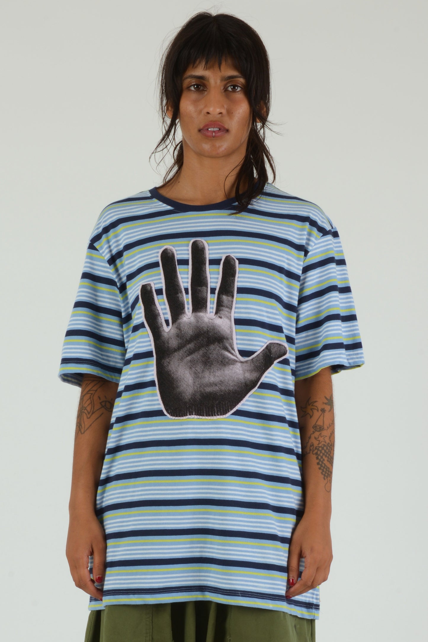 Hands On Tee 047 - XL